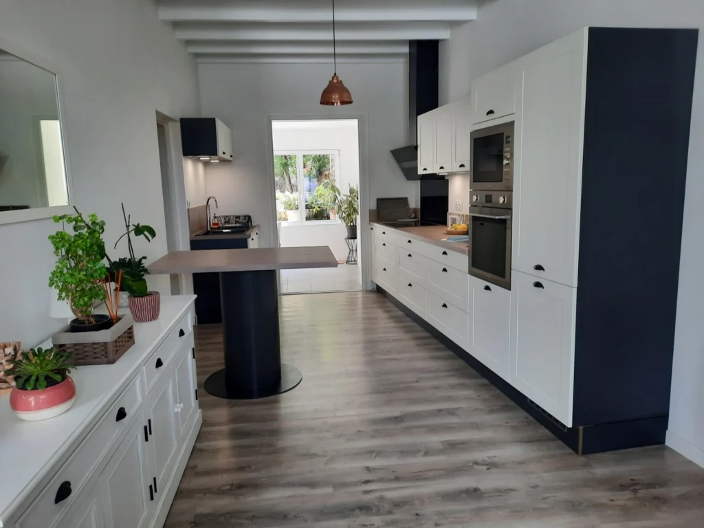 Cuisine modèle Roma blanche à Royan