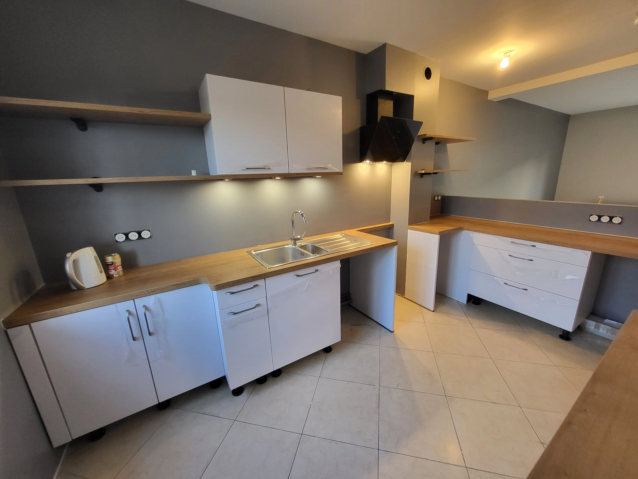 Cuisine à Bugellerie avec un emplacement pour gazinière