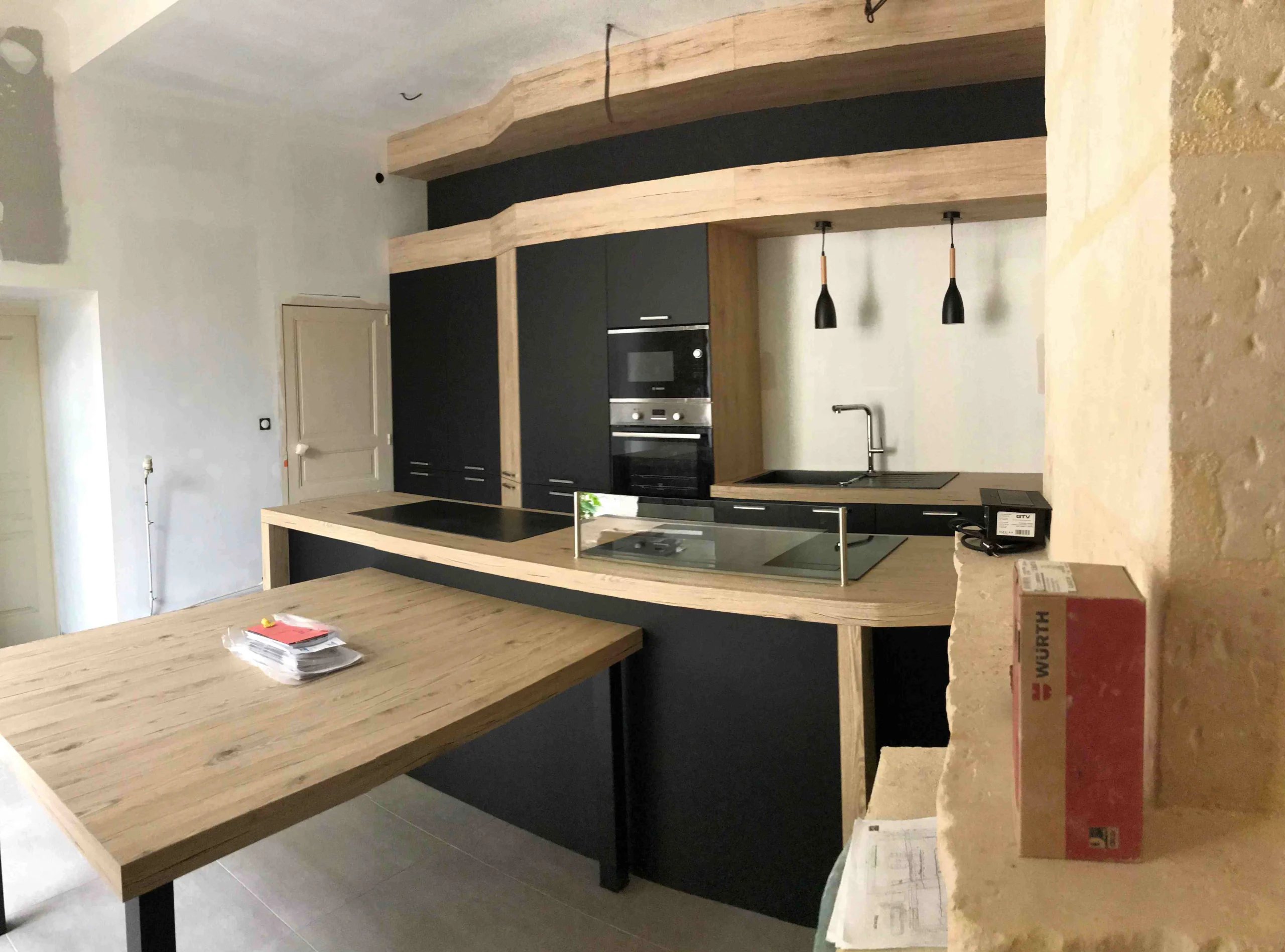 Cuisine sur mesure en bois claire à Niort